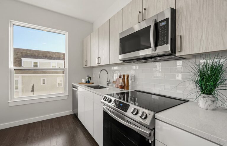 Laminate Cabinets - Metropolitan Cabinets & Countertops